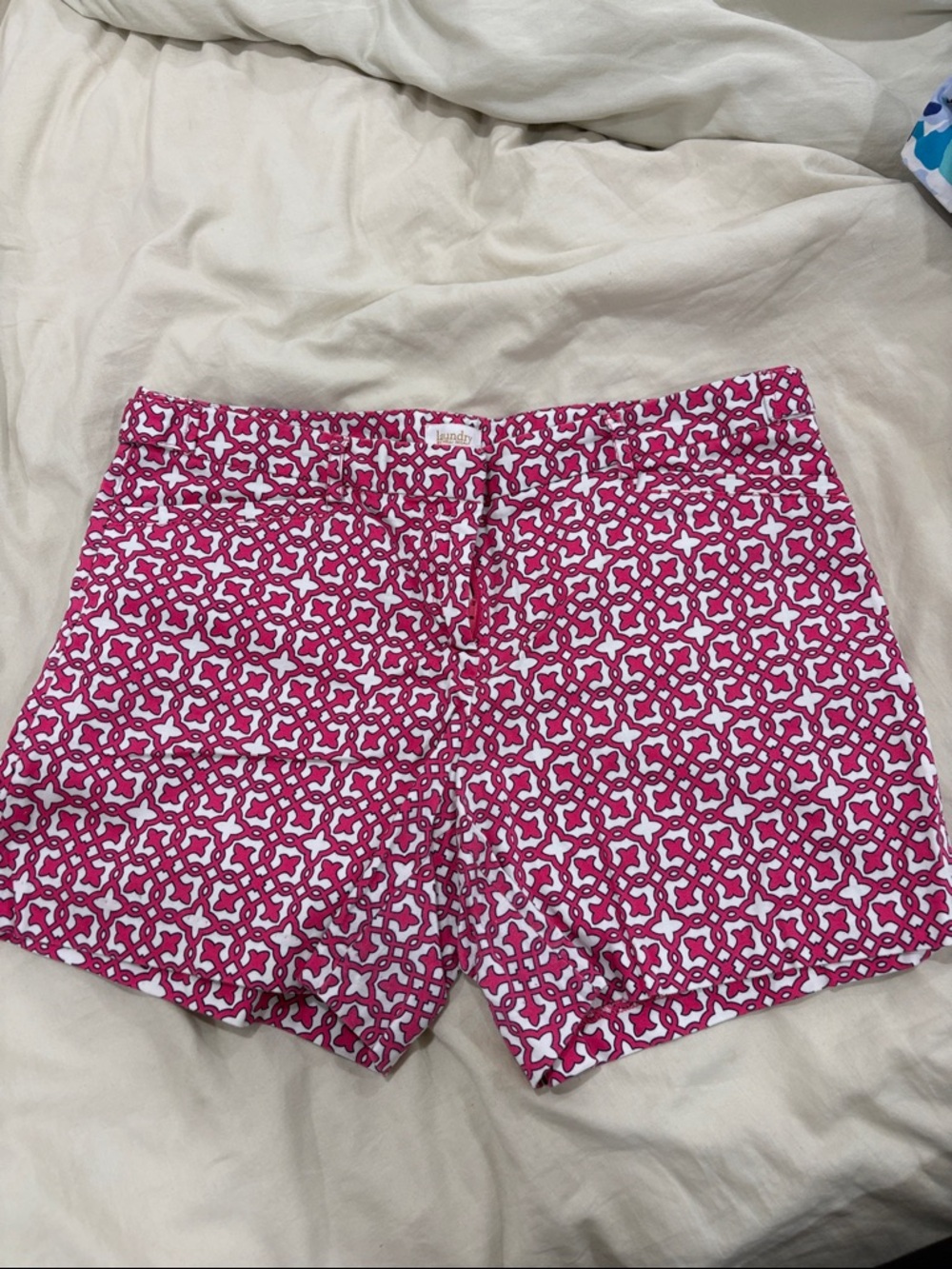 Laundry By Shelli Segal Pink and White Geometric Print Shorts